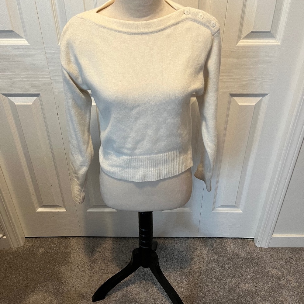 The Minit size S pullover